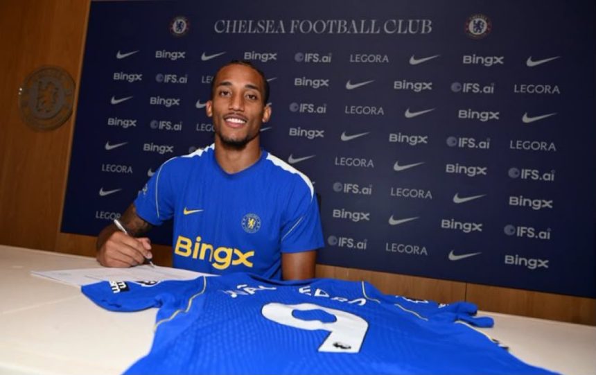 Joao Pedro signs new contract (Photo credit: Chelsea media)