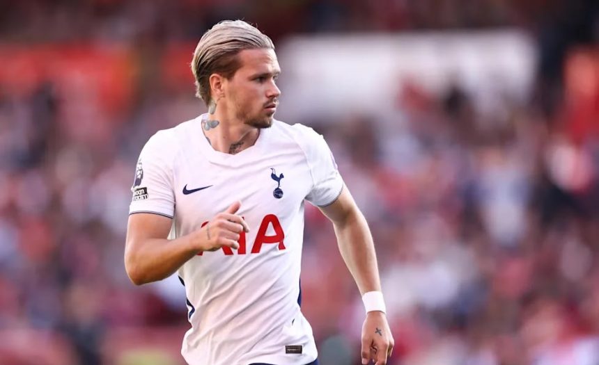 Mudryk for Tottenham (Photo credit: Tottenham media)