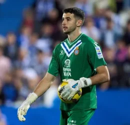 Barcelona registers Joan Garcia with La Liga