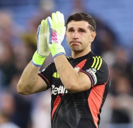 Liverpool, Aston Villa goalkeeper Emiliano Martinez