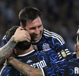 Leo Messi decided to let Nicolás Otamendi take the penalty at La Bombonera. (Photo credit: Fabrizio Romano via x)