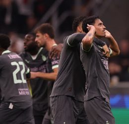 AC Milan's Tijjani Reijnders celebrates scoring their second goal with teammates - Photo Credit : REUTERS