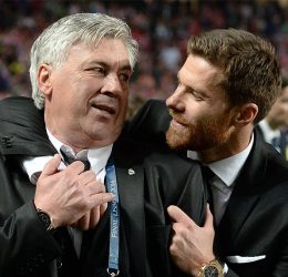 Ancelotti entrenó a Alonso en Madrid durante un año y juntos ganaron la liga de Campeones. Foto: IMAGO / Gribaudi/ImagePhoto