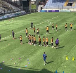 Bendel Insurance and Sporting Lagos Warm Up Ahead of NPFL Matchday 8 Clash - Photo Credit : Softfootball Media