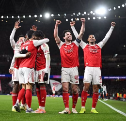 Arsenal Players Celebrating (Photo credit: Arsenal website)
