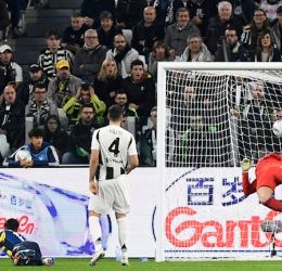 Goal! Parma Calcio take a 0-1 lead through a well-placed header from Enrico Del Prato - Photo Credit : REUTERS