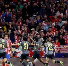 Lille's Jonathan David celebrates scoring their third goal with teammates - Photo Credit : REUTERS
