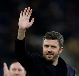 Manchester United interim manager Michael Carrick celebrates after the Defeating Everton 1-0 - Photo Credit : REUTERS