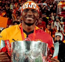 Victor Osimhen celebreating wining the Turkish Süper Lig Title - Photo Credit : fanstribehq