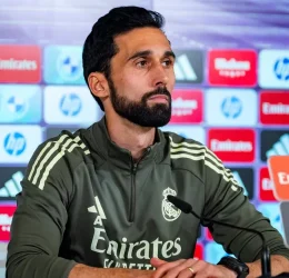 Álvaro Arbeloa speaking in a press conference (photo credit: managingmadrid media)