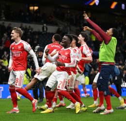 Arsenal celebrating. (Photo credit: goal media)